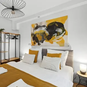 Stylisches 2-zimmer Ambient In Alsternaehe Mit Kingsize-bett & Schlafsofa Apartment Hamburg